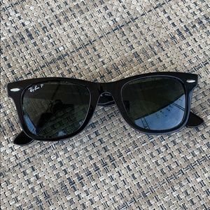 Ray-Ban WAYFARER Polarized Sunglasses